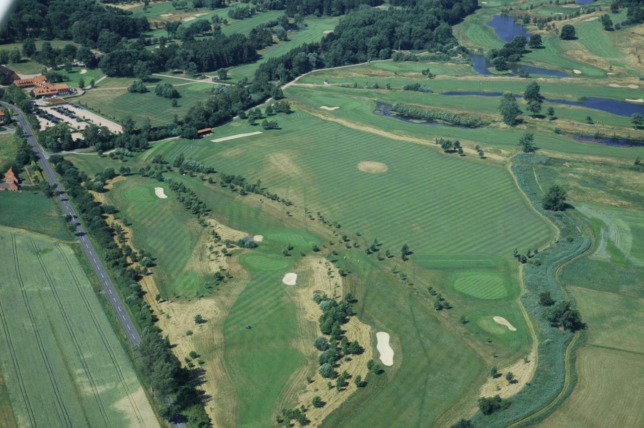 Schloss Golf & Hotel 4*