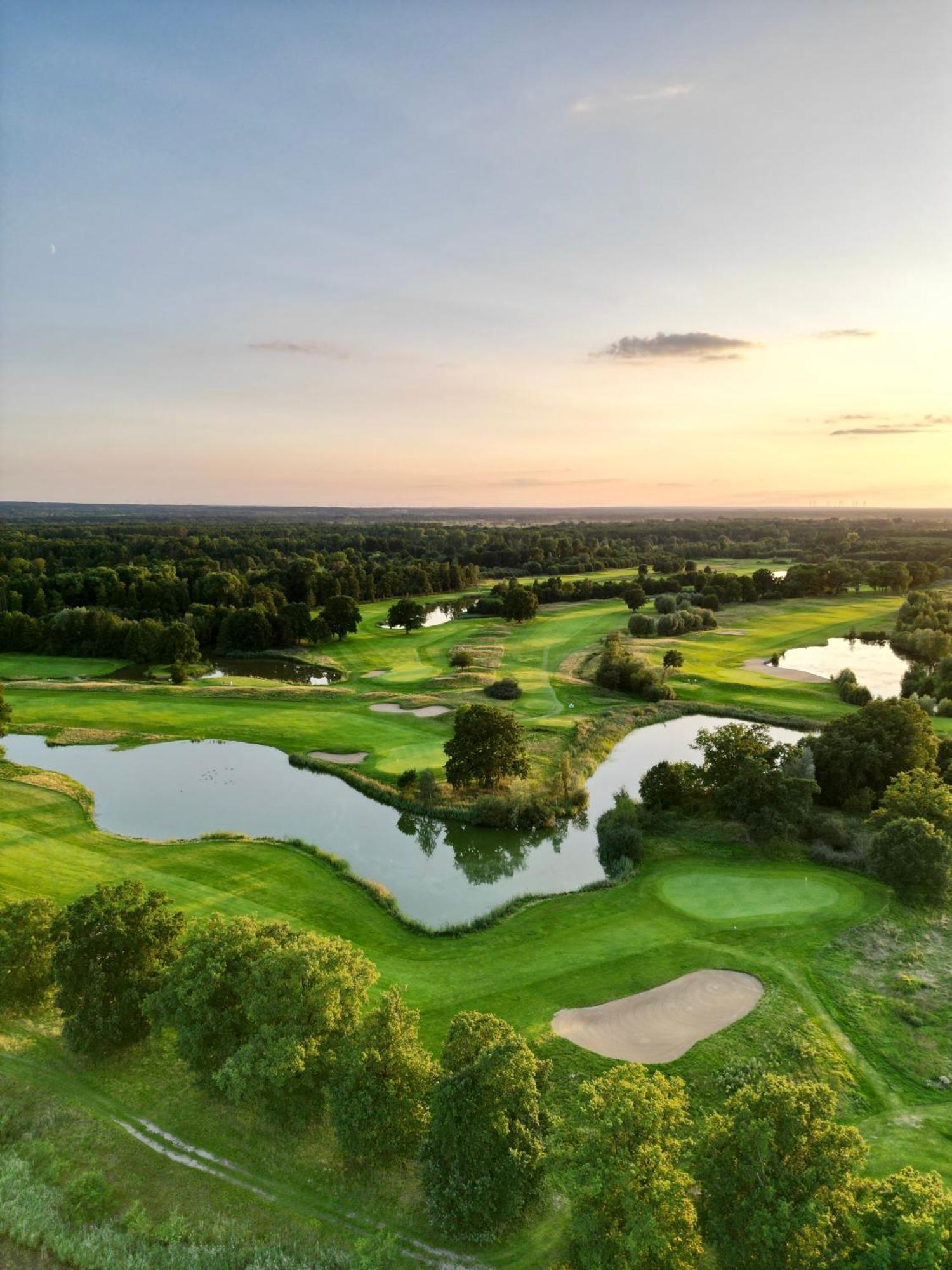 Hotel Schloss Golf & 4*